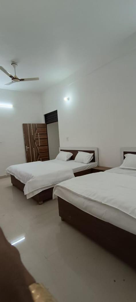 Geeta Dham Hotel Vrindāvan Exterior foto